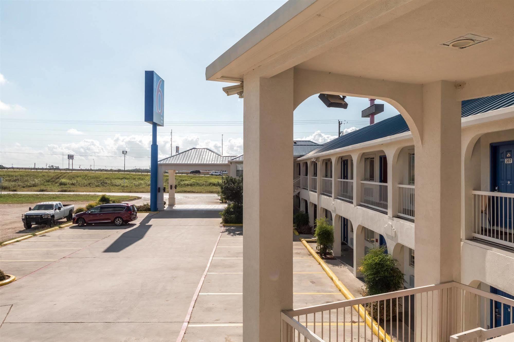 Motel 6 Seguin Tx Exterior foto